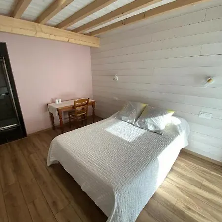 Maison Neuve Confort, Deux *